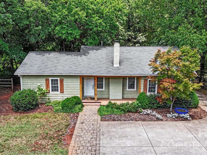 4436 Tilley Morris Road, Matthews, NC 28105.  MLS# CAR4401924, YatesRealty ID 36484. 