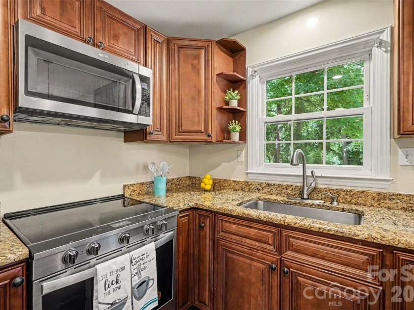 4436 Tilley Morris Road, Matthews, NC 28105.  MLS# CAR4401924, YatesRealty ID 36484. 