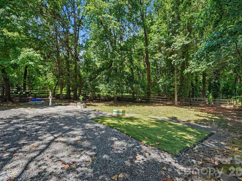 4436 Tilley Morris Road, Matthews, NC 28105.  MLS# CAR4401924, YatesRealty ID 36484. 