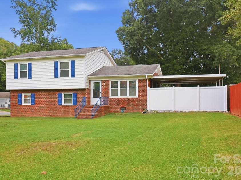 112 Annadelle Avenue, Bessemer City, NC 28016.  MLS# CAR4403114, YatesRealty ID 36485. 