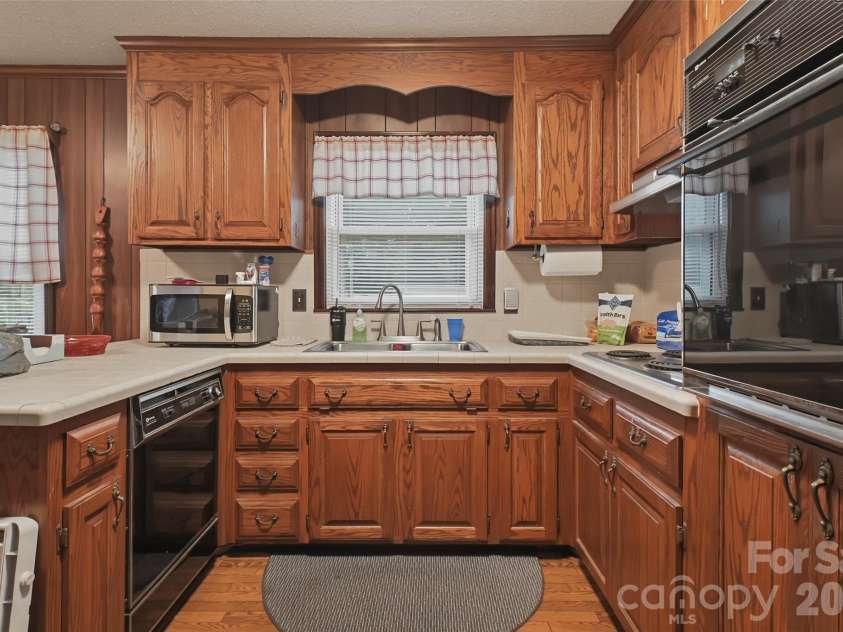 112 Annadelle Avenue, Bessemer City, NC 28016.  MLS# CAR4403114, YatesRealty ID 36485. 