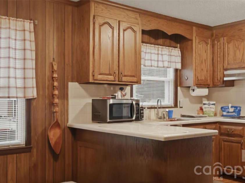 112 Annadelle Avenue, Bessemer City, NC 28016.  MLS# CAR4403114, YatesRealty ID 36485. 