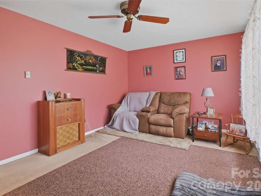 112 Annadelle Avenue, Bessemer City, NC 28016.  MLS# CAR4403114, YatesRealty ID 36485. 
