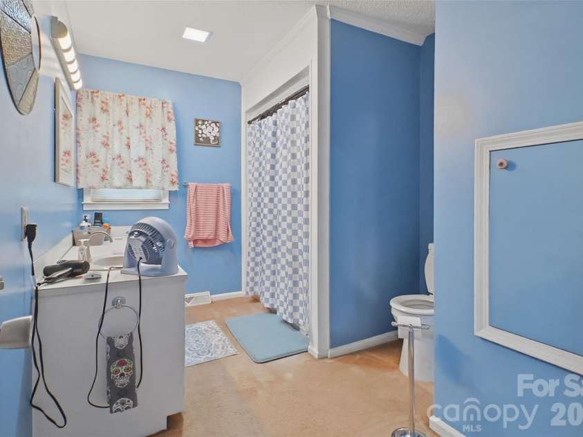 112 Annadelle Avenue, Bessemer City, NC 28016.  MLS# CAR4403114, YatesRealty ID 36485. 