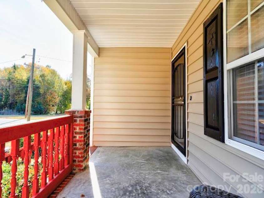 1001 West Circle, Gastonia, NC 28054.  MLS# CAR4325047, YatesRealty ID 3649. 