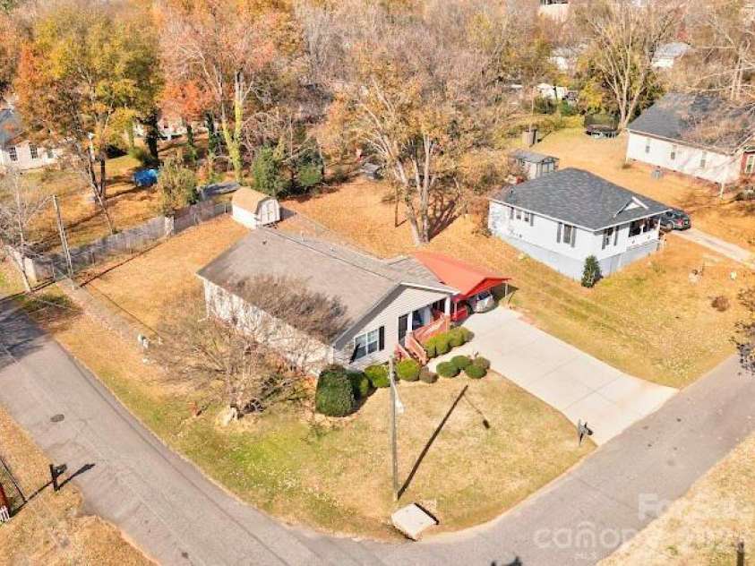 1001 West Circle, Gastonia, NC 28054.  MLS# CAR4325047, YatesRealty ID 3649. 