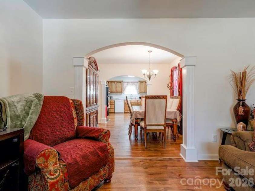 1001 West Circle, Gastonia, NC 28054.  MLS# CAR4325047, YatesRealty ID 3649. 