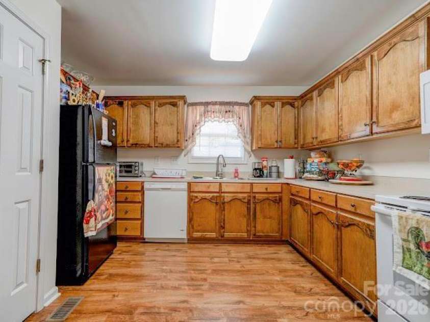 1001 West Circle, Gastonia, NC 28054.  MLS# CAR4325047, YatesRealty ID 3649. 