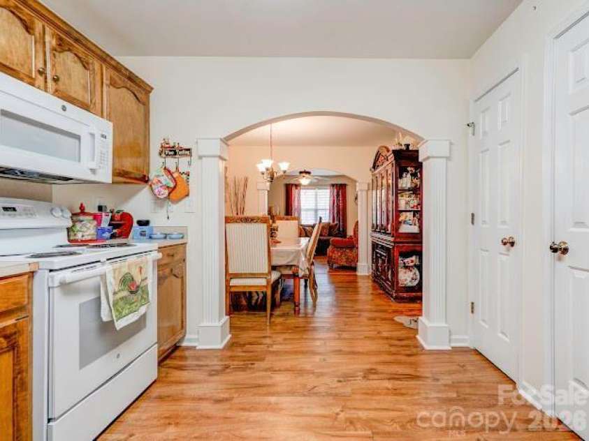 1001 West Circle, Gastonia, NC 28054.  MLS# CAR4325047, YatesRealty ID 3649. 