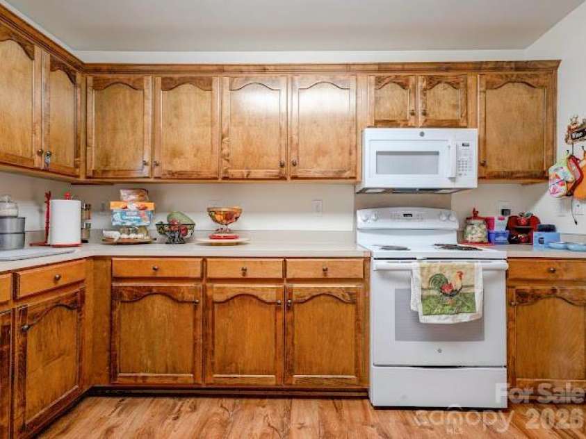 1001 West Circle, Gastonia, NC 28054.  MLS# CAR4325047, YatesRealty ID 3649. 