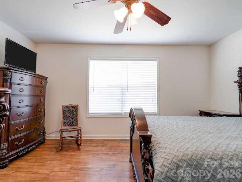 1001 West Circle, Gastonia, NC 28054.  MLS# CAR4325047, YatesRealty ID 3649. 