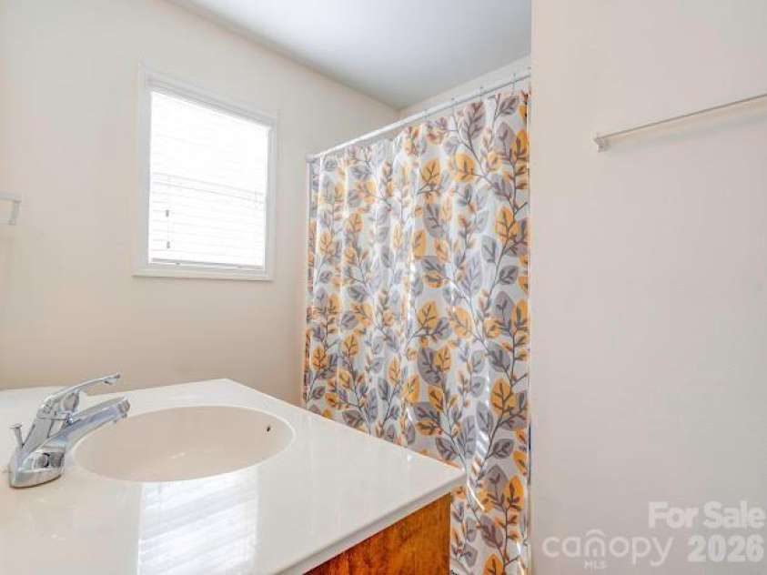 1001 West Circle, Gastonia, NC 28054.  MLS# CAR4325047, YatesRealty ID 3649. 