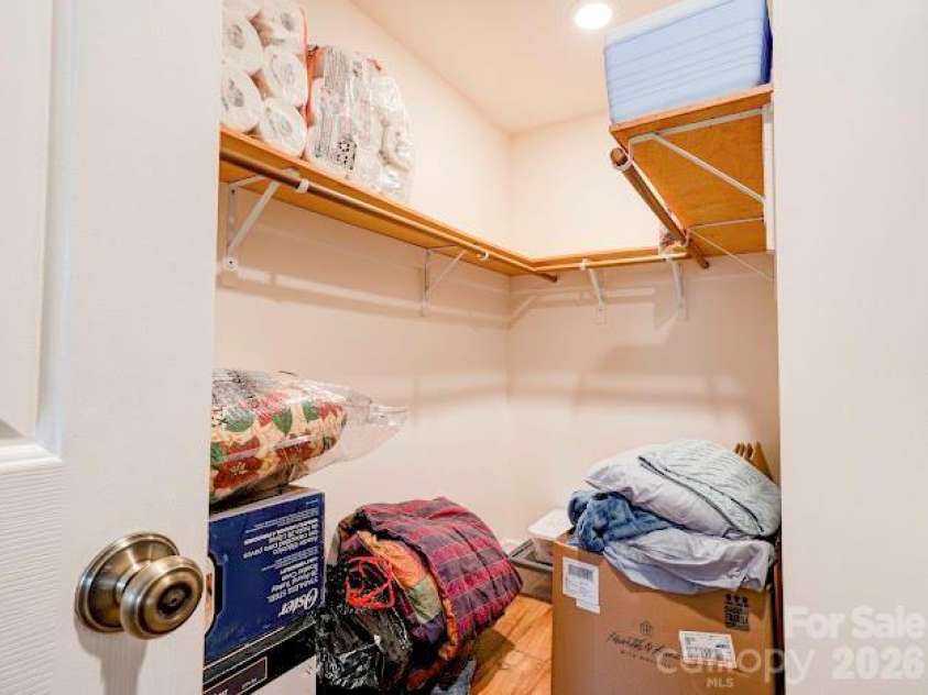 1001 West Circle, Gastonia, NC 28054.  MLS# CAR4325047, YatesRealty ID 3649. 