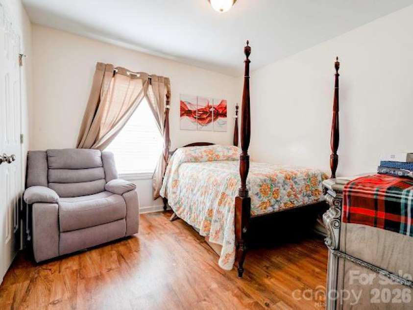 1001 West Circle, Gastonia, NC 28054.  MLS# CAR4325047, YatesRealty ID 3649. 