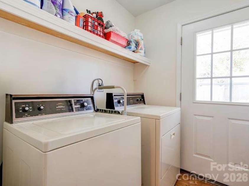 1001 West Circle, Gastonia, NC 28054.  MLS# CAR4325047, YatesRealty ID 3649. 