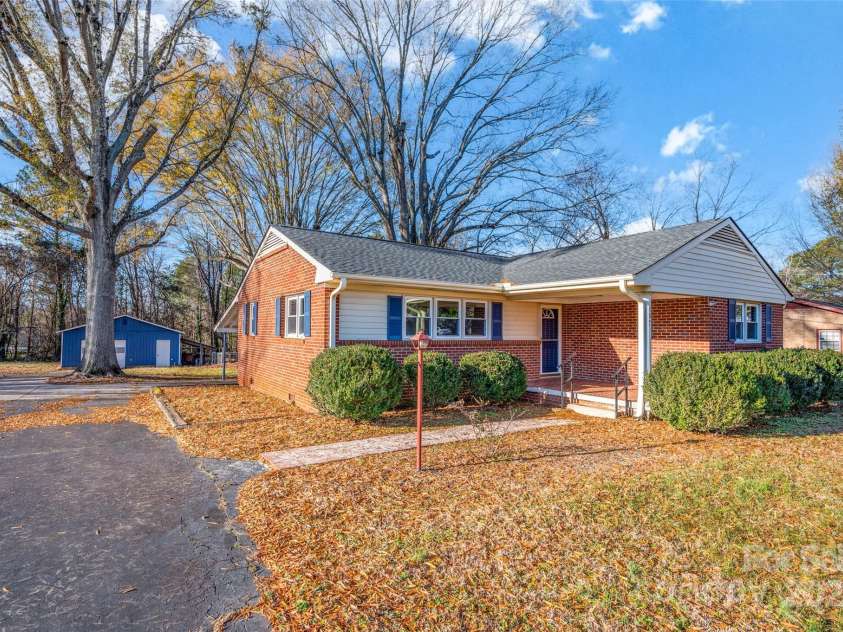 187 Shumaker Drive, Statesville, NC 28625.  MLS# CAR4205794, YatesRealty ID 3649. 