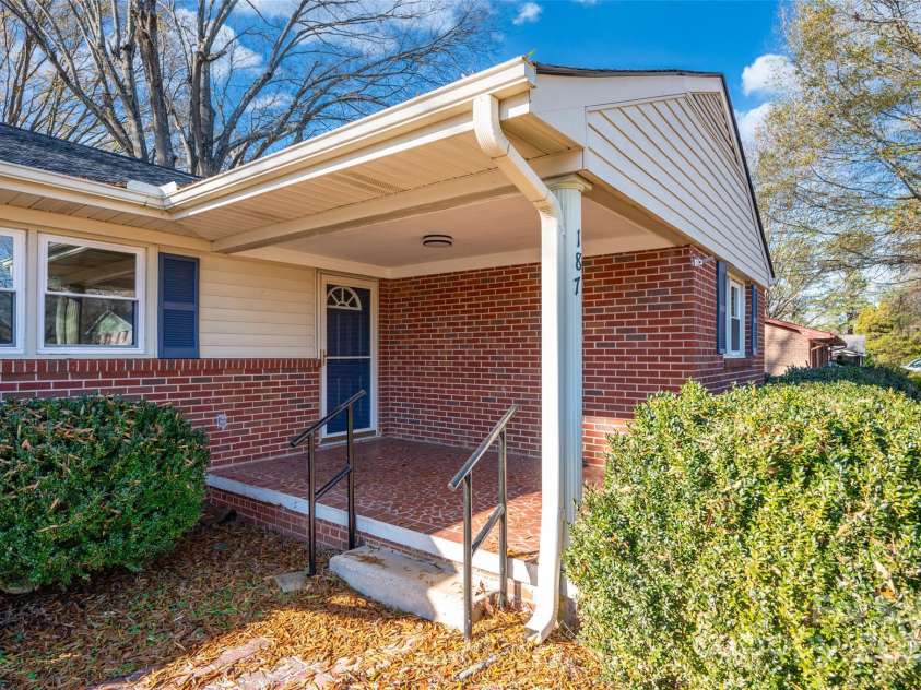 187 Shumaker Drive, Statesville, NC 28625.  MLS# CAR4205794, YatesRealty ID 3649. 