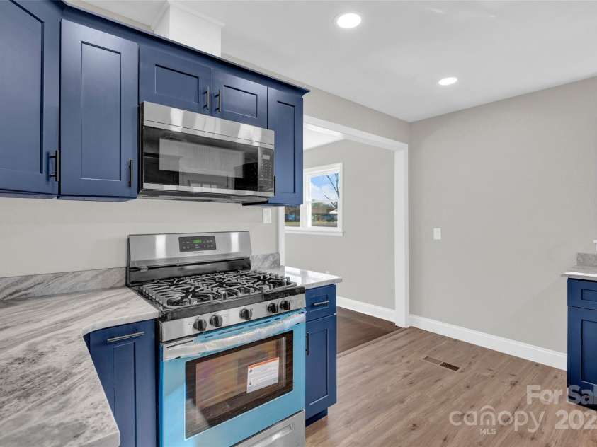 187 Shumaker Drive, Statesville, NC 28625.  MLS# CAR4205794, YatesRealty ID 3649. 