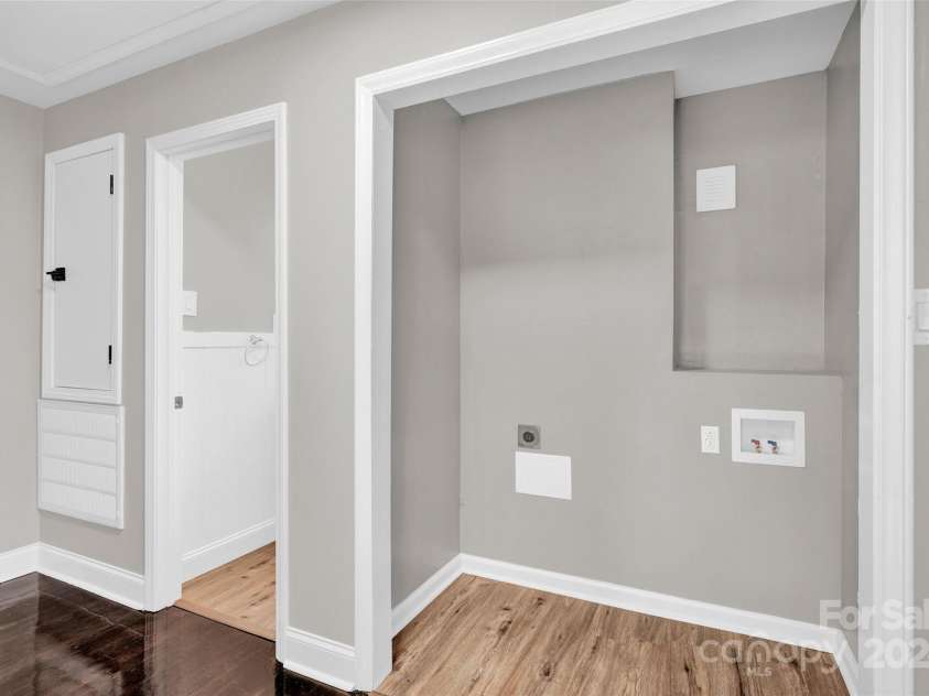 187 Shumaker Drive, Statesville, NC 28625.  MLS# CAR4205794, YatesRealty ID 3649. 