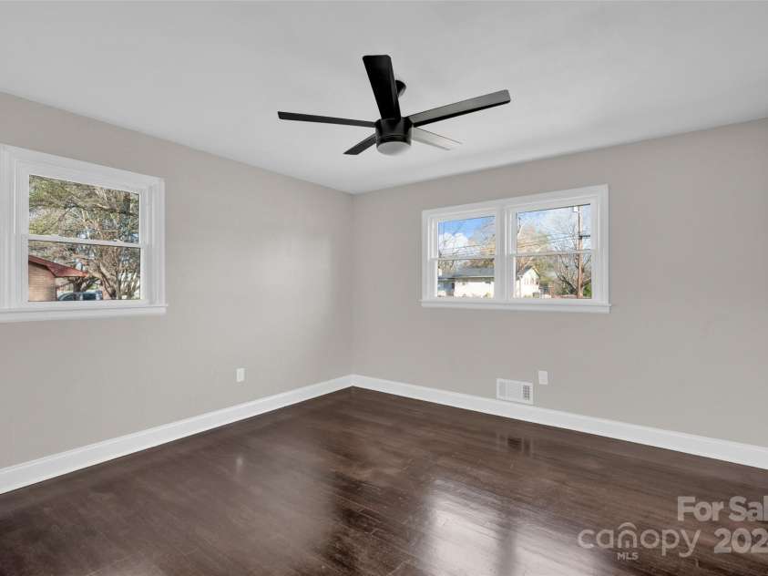 187 Shumaker Drive, Statesville, NC 28625.  MLS# CAR4205794, YatesRealty ID 3649. 