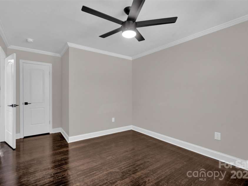 187 Shumaker Drive, Statesville, NC 28625.  MLS# CAR4205794, YatesRealty ID 3649. 