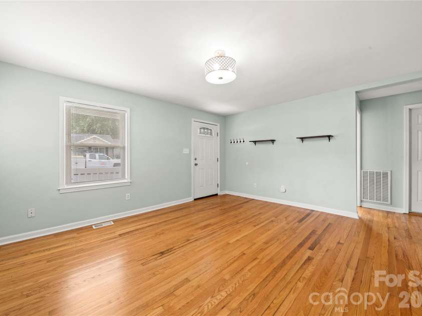 112 Harris Street, Belmont, NC 28012.  MLS# CAR4402705, YatesRealty ID 36495. 