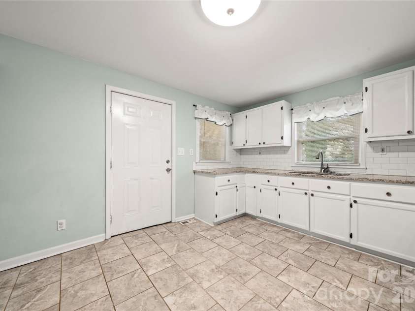 112 Harris Street, Belmont, NC 28012.  MLS# CAR4402705, YatesRealty ID 36495. 