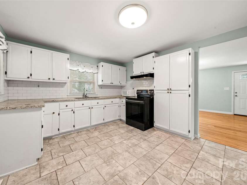 112 Harris Street, Belmont, NC 28012.  MLS# CAR4402705, YatesRealty ID 36495. 