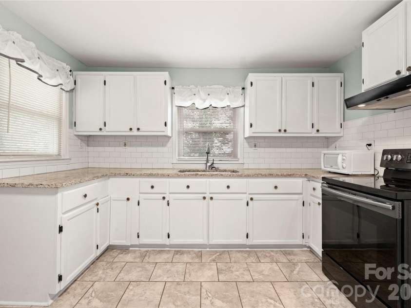112 Harris Street, Belmont, NC 28012.  MLS# CAR4402705, YatesRealty ID 36495. 