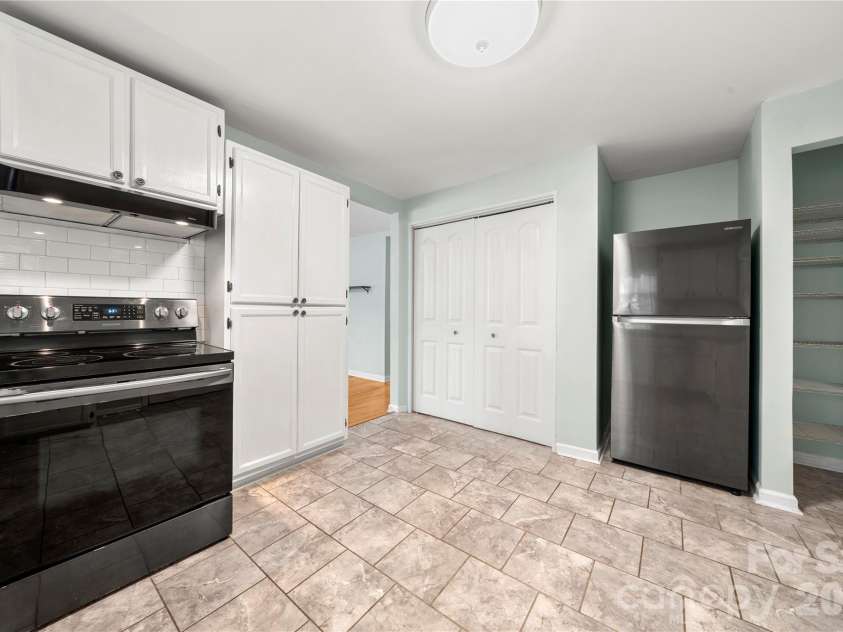 112 Harris Street, Belmont, NC 28012.  MLS# CAR4402705, YatesRealty ID 36495. 