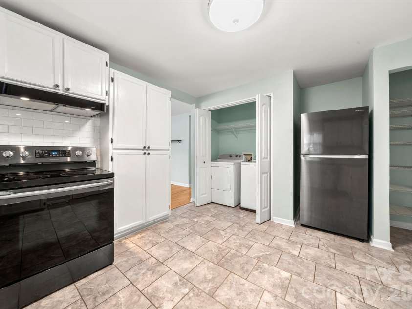 112 Harris Street, Belmont, NC 28012.  MLS# CAR4402705, YatesRealty ID 36495. 