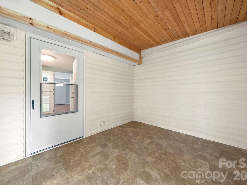 112 Harris Street, Belmont, NC 28012.  MLS# CAR4402705, YatesRealty ID 36495. 
