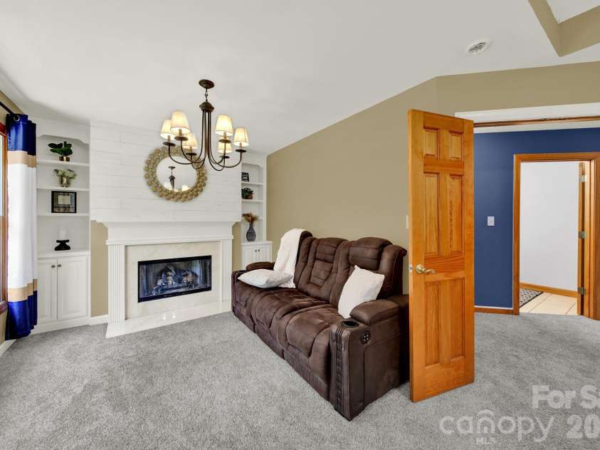1583 Calder Lane, Clover, SC 29710.  MLS# CAR4403585, YatesRealty ID 36496. 