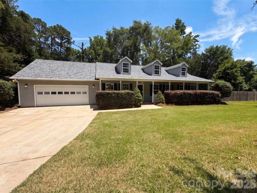 1331 London Drive, Rock Hill, SC 29732.  MLS# CAR4401315, YatesRealty ID 36497. 