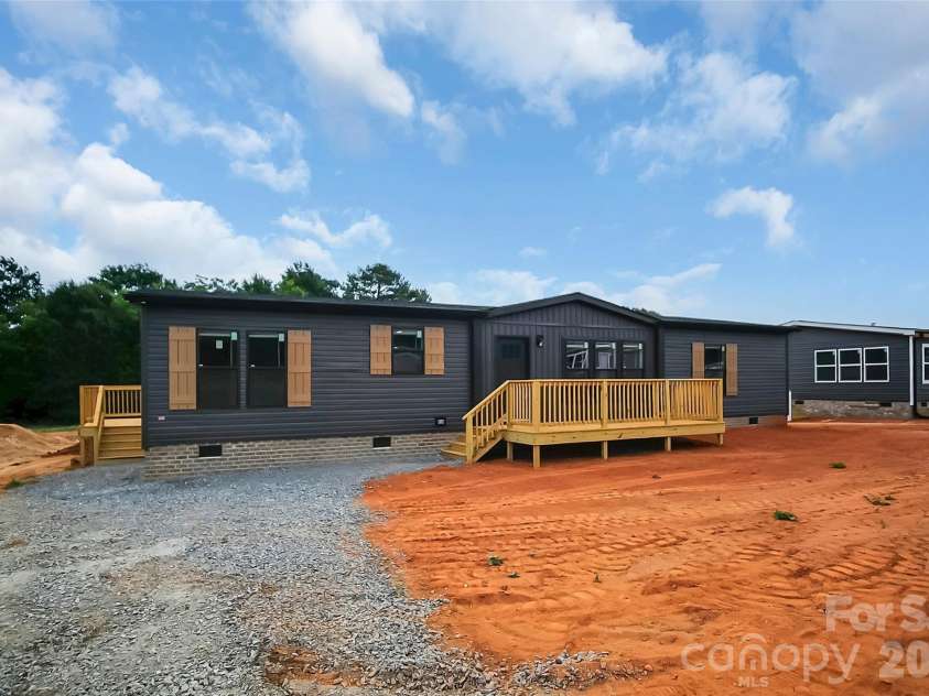 805 Eagle View Lane, Lawndale, NC 28090.  MLS# CAR4401907, YatesRealty ID 36499. 