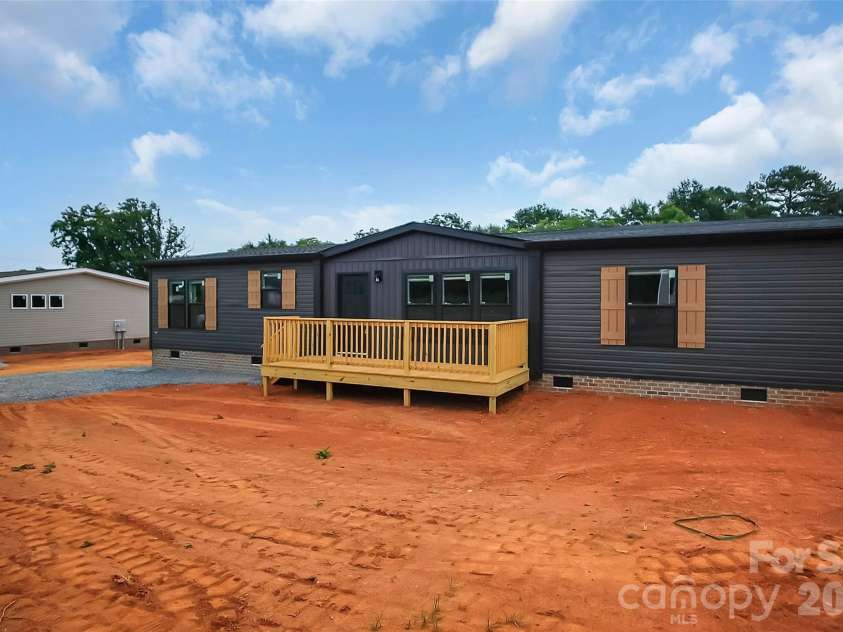 805 Eagle View Lane, Lawndale, NC 28090.  MLS# CAR4401907, YatesRealty ID 36499. 