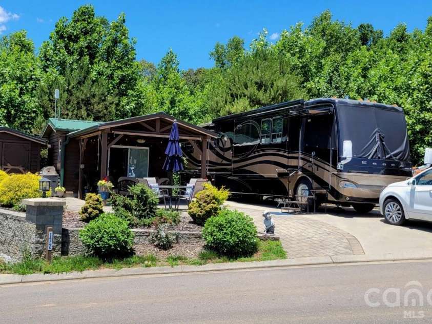 172 Sunset View Trail, Franklin, NC 28734.  MLS# CAR4337925, YatesRealty ID 3650. 
