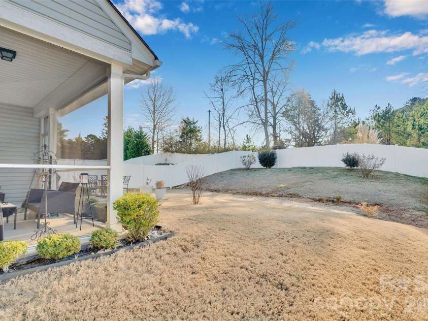 2527 Courtland Drive, Clover, SC 29710.  MLS# CAR4345965, YatesRealty ID 3650. 
