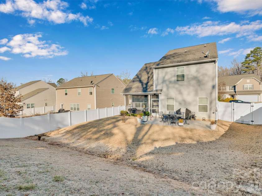2527 Courtland Drive, Clover, SC 29710.  MLS# CAR4345965, YatesRealty ID 3650. 