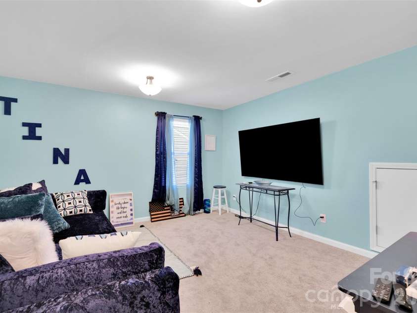 2527 Courtland Drive, Clover, SC 29710.  MLS# CAR4345965, YatesRealty ID 3650. Bed4