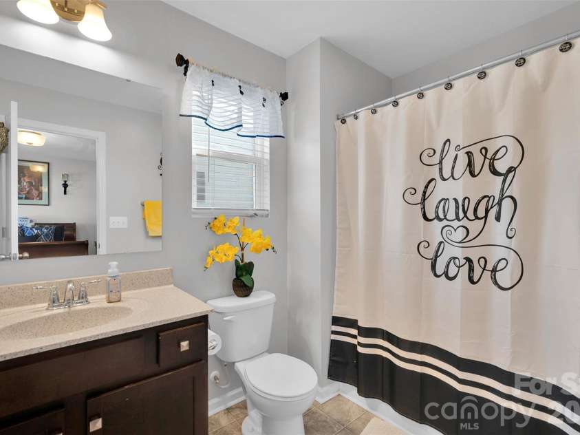 2527 Courtland Drive, Clover, SC 29710.  MLS# CAR4345965, YatesRealty ID 3650. Full bath (2nd floor)