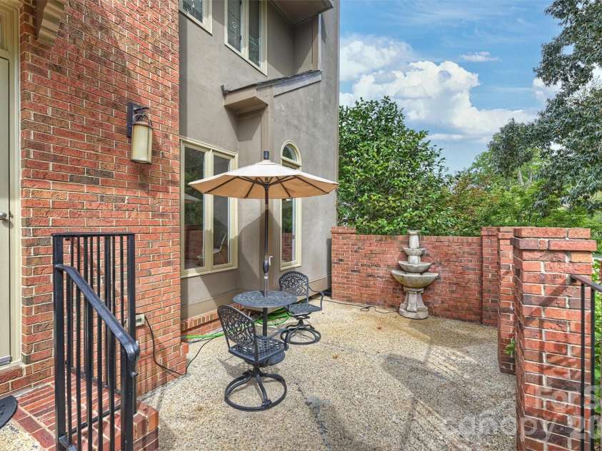 201 Hillside Avenue, Charlotte, NC 28209.  MLS# CAR4377112, YatesRealty ID 36500. Private Patio.