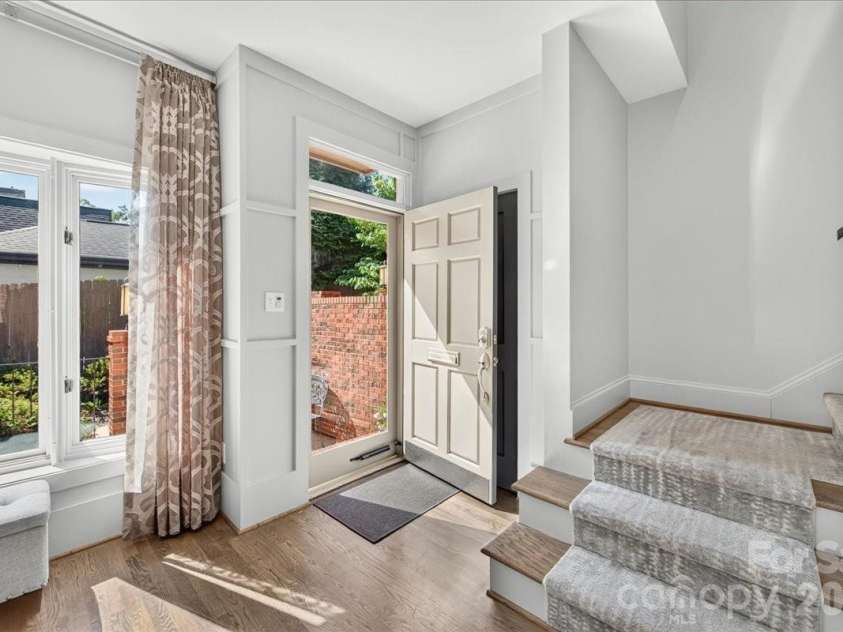 201 Hillside Avenue, Charlotte, NC 28209.  MLS# CAR4401269, YatesRealty ID 36500. 