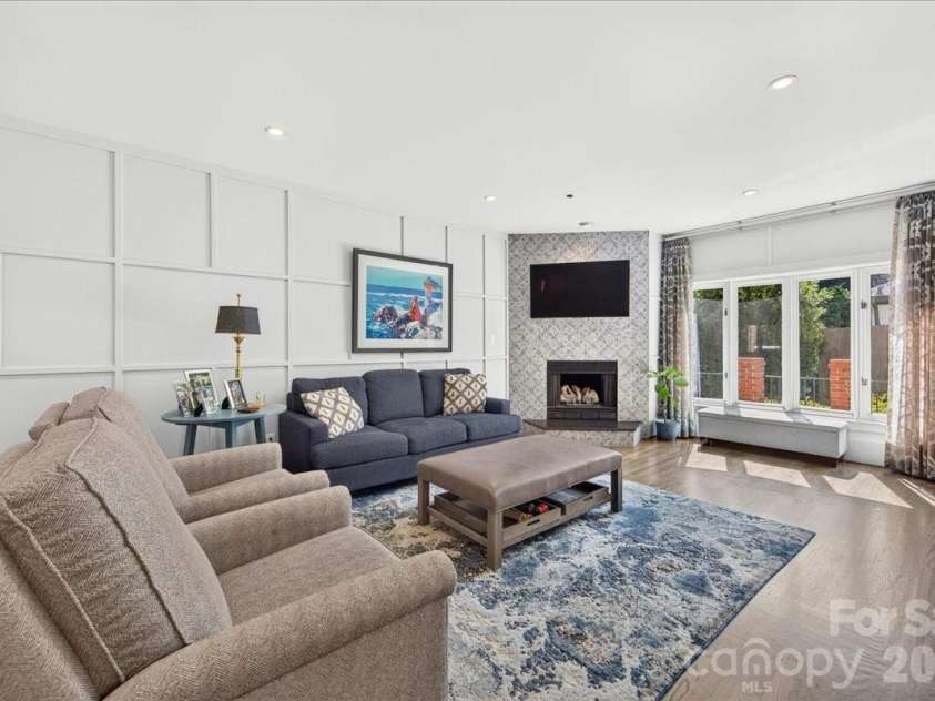 201 Hillside Avenue, Charlotte, NC 28209.  MLS# CAR4401269, YatesRealty ID 36500. 