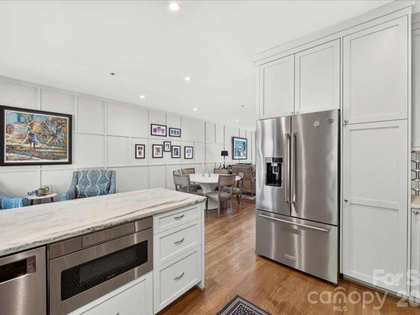 201 Hillside Avenue, Charlotte, NC 28209.  MLS# CAR4401269, YatesRealty ID 36500. 