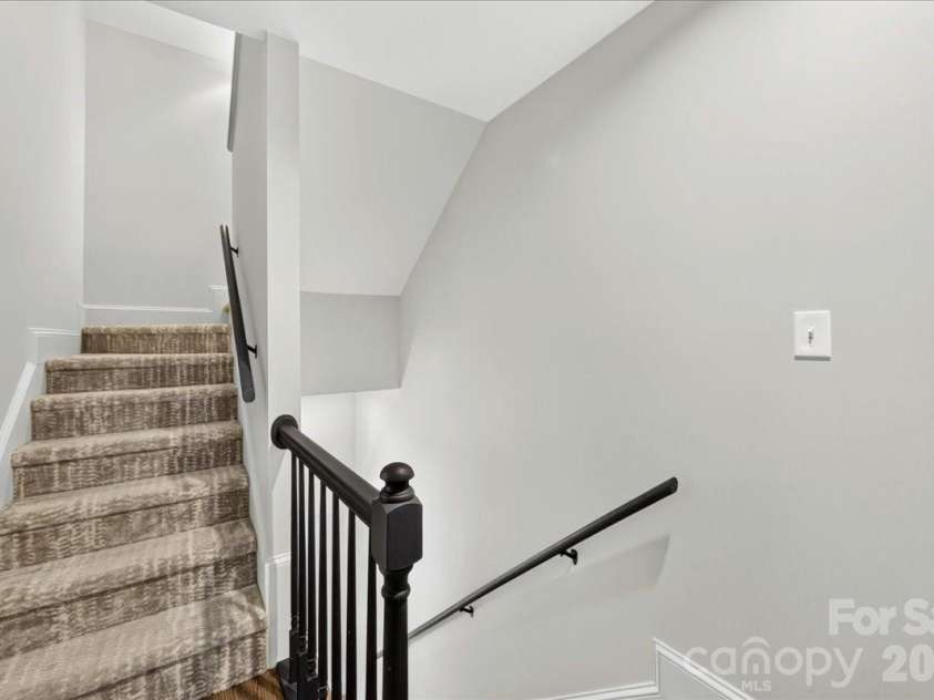 201 Hillside Avenue, Charlotte, NC 28209.  MLS# CAR4401269, YatesRealty ID 36500. 