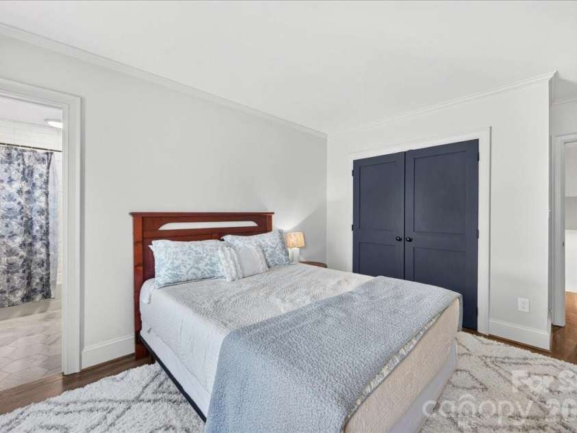 201 Hillside Avenue, Charlotte, NC 28209.  MLS# CAR4401269, YatesRealty ID 36500. 