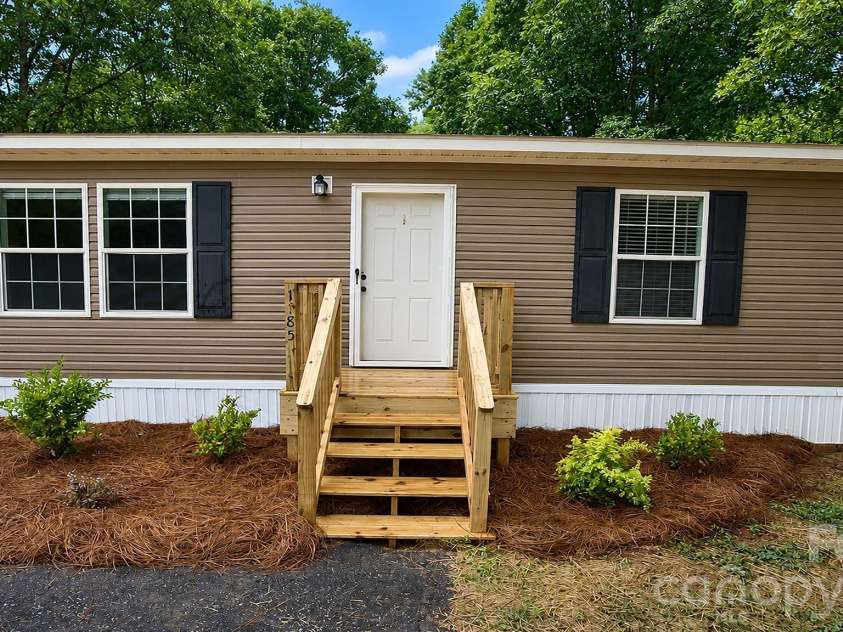 1185 Galway Lane, Clover, SC 29710.  MLS# CAR4403351, YatesRealty ID 36501. 