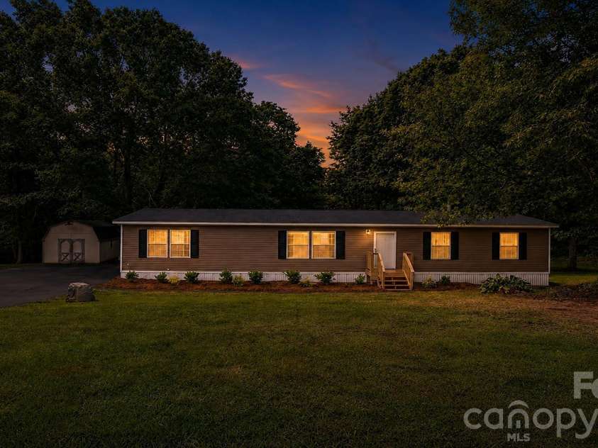 1185 Galway Lane, Clover, SC 29710.  MLS# CAR4403351, YatesRealty ID 36501. 