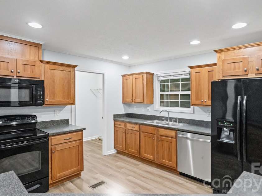 1185 Galway Lane, Clover, SC 29710.  MLS# CAR4403351, YatesRealty ID 36501. 
